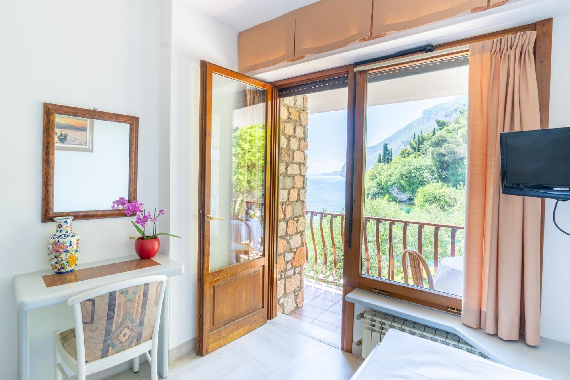 Hotel Forbisicle Tignale Ngoại thất bức ảnh